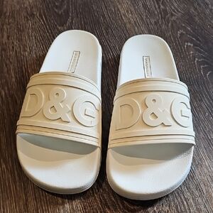 Dolce & Gabbana Cream Slide Sandals